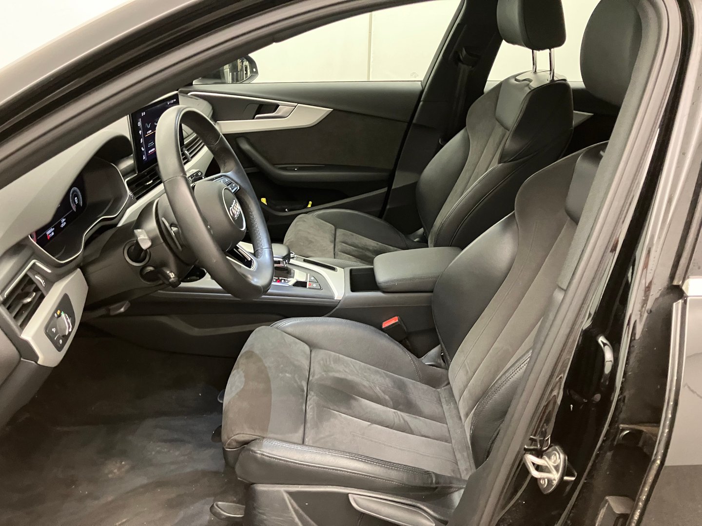 Audi A4 Avant 30 TDI advanced | Bild 11 von 29