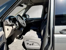 VW Multivan Edition eHybrid 180 kW 4MOTION in Indiumgrau Metallic/Dach Deepblack