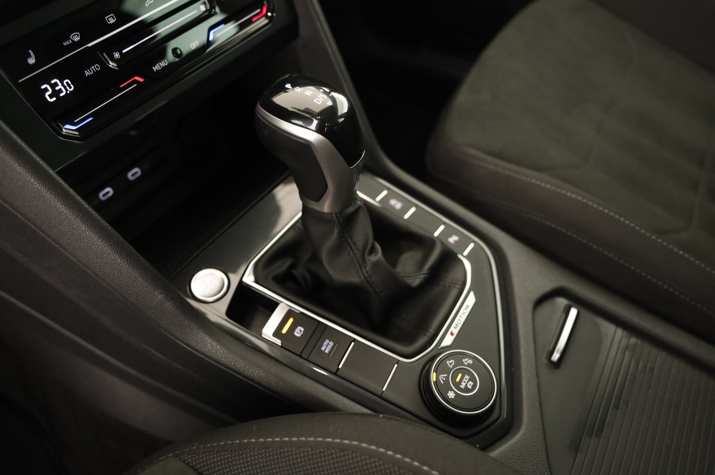 VW Tiguan Elegance TDI SCR 4MOTION DSG | Bild 7 von 24