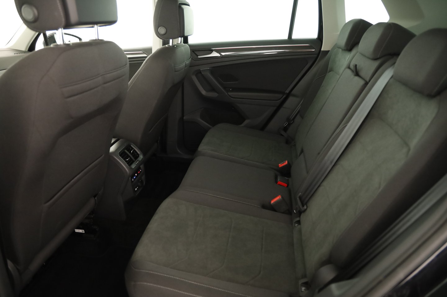 VW Tiguan Elegance TDI SCR 4MOTION DSG | Bild 4 von 24