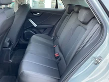 Audi Q2 35 TFSI advanced in 1X Pfeilgrau Perleffekt