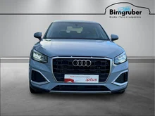 Audi Q2 35 TFSI advanced in 1X Pfeilgrau Perleffekt