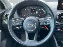 Audi Q2 35 TFSI advanced in 1X Pfeilgrau Perleffekt