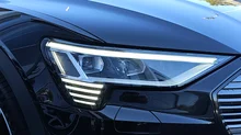 Audi e-tron Sportback 55 300 kW Business in Brillantschwarz