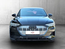 Audi e-tron Sportback 55 300 kW Business in Brillantschwarz