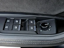 Audi e-tron Sportback 55 300 kW Business in Brillantschwarz