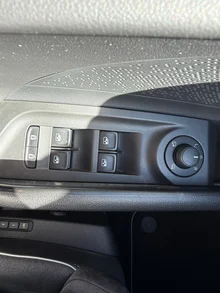 Škoda Enyaq iV 80 x Sportline in MOON-WEISS METALLIC