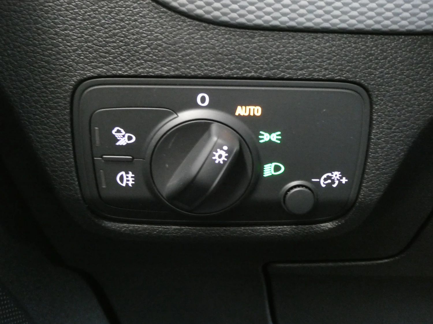Bild eines Audi Q2 30 TFSI admired