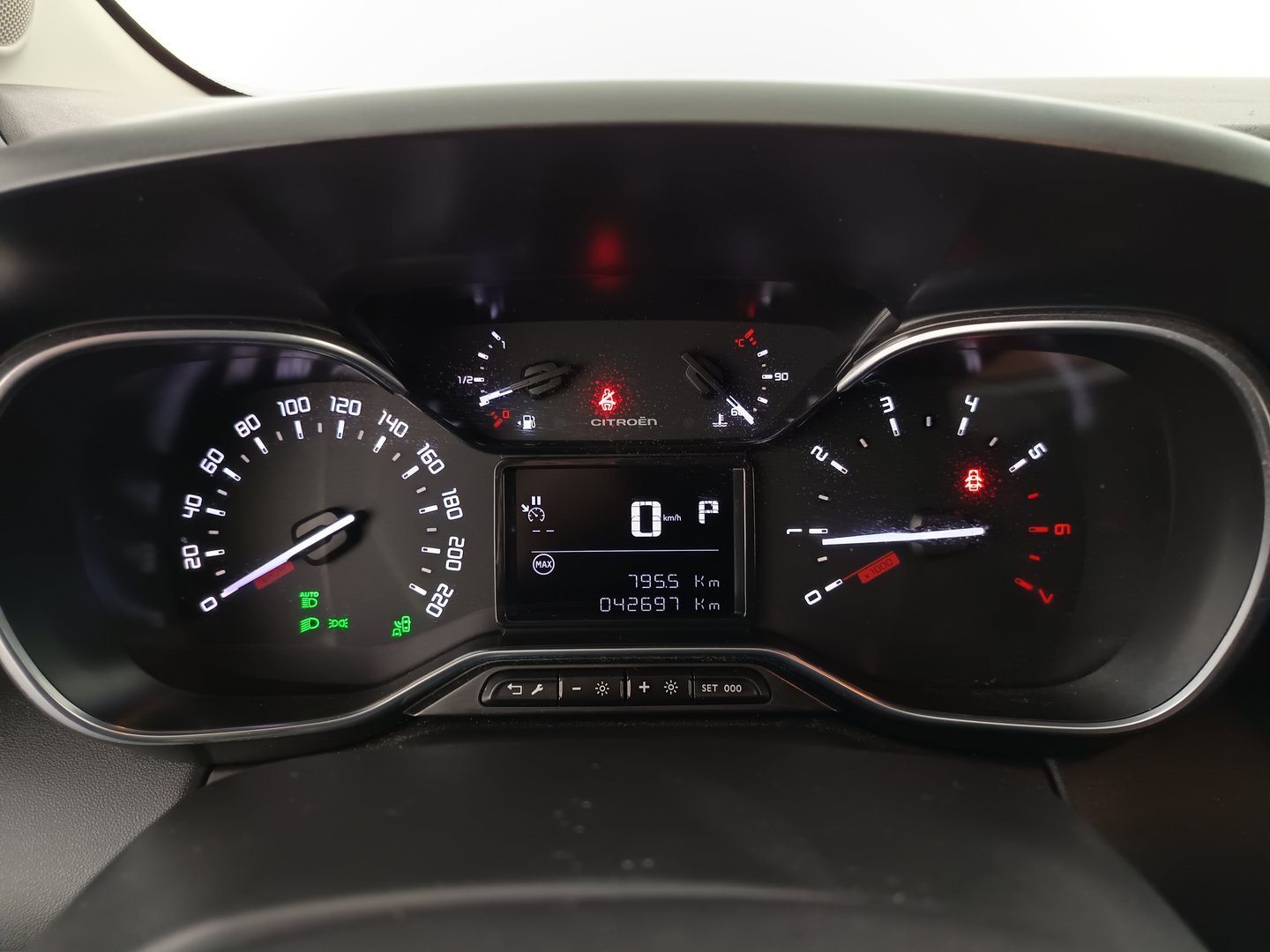 Citroën C3 Aircross BlueHDi 120 S&S EAT6 Feel | Bild 15 von 31