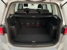 VW Touran TDI DSG in 8E Reflexsilber Metallic