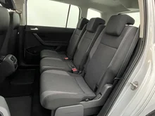 VW Touran TDI DSG in 8E Reflexsilber Metallic