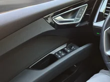Audi Q4 e-tron 45 e-tron quattro in Kieselgrau