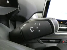 VW ID.4 Pro 210 kW Business in Mondsteingrau Dach schwarz