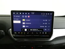 VW ID.4 Pro 210 kW Business in Mondsteingrau Dach schwarz