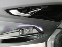 VW ID.4 Pro 210 kW Business in Mondsteingrau Dach schwarz