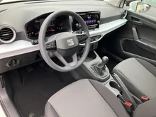 SEAT Arona Reference Edition 1.0 TSI in Candy-Weiß
