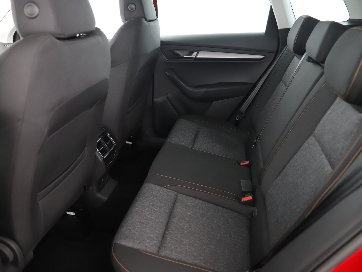 Škoda KAROQ 4x4 Ambition SC TDI DSG | Bild 17 von 22