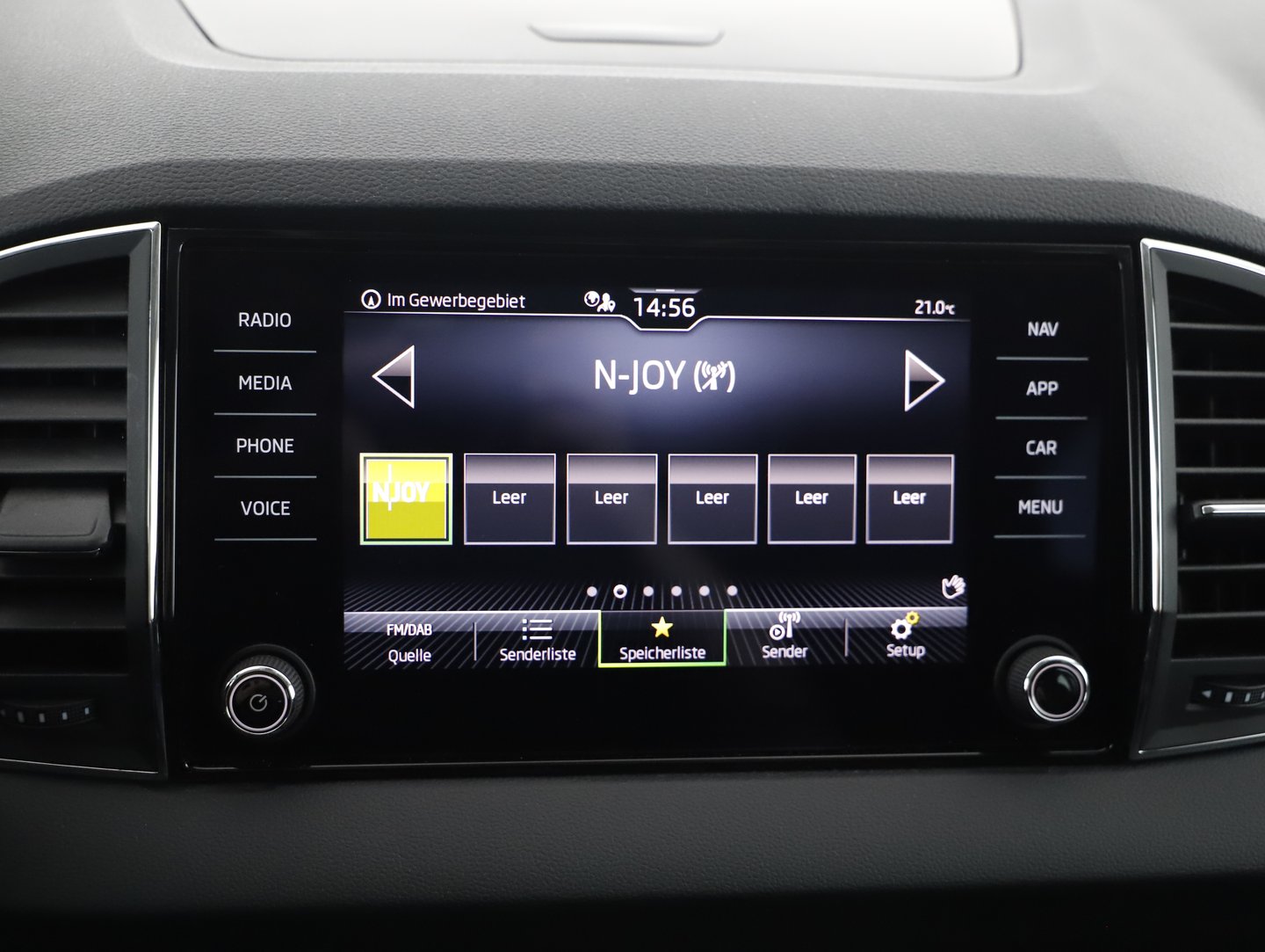 Škoda KAROQ 4x4 Ambition SC TDI DSG | Bild 13 von 22
