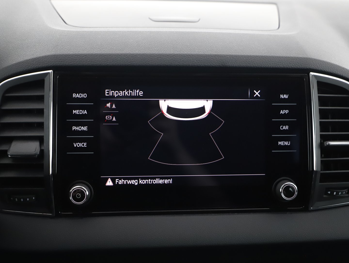 Škoda KAROQ 4x4 Ambition SC TDI DSG | Bild 14 von 22