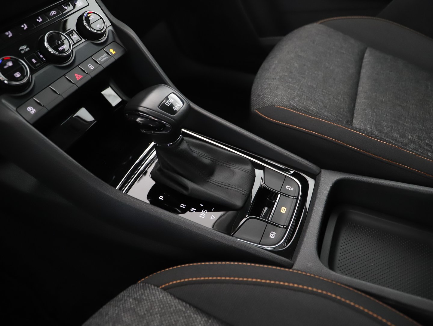 Škoda KAROQ 4x4 Ambition SC TDI DSG | Bild 16 von 22