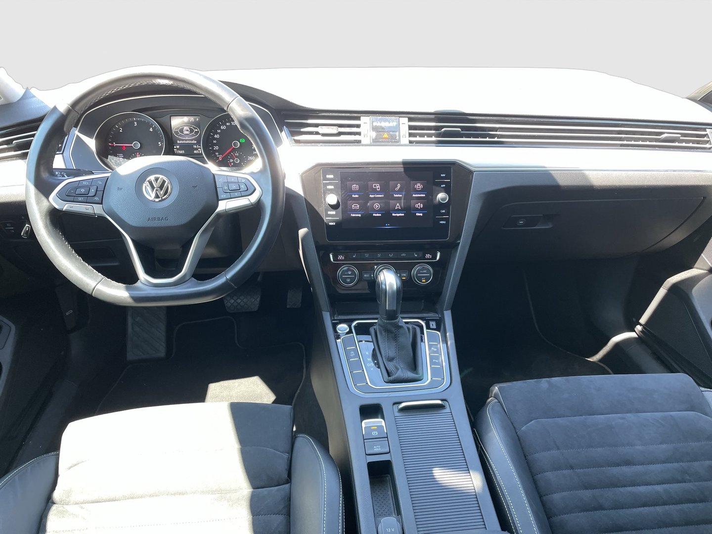 VW Passat Variant Elegance TDI DSG | Bild 23 von 26