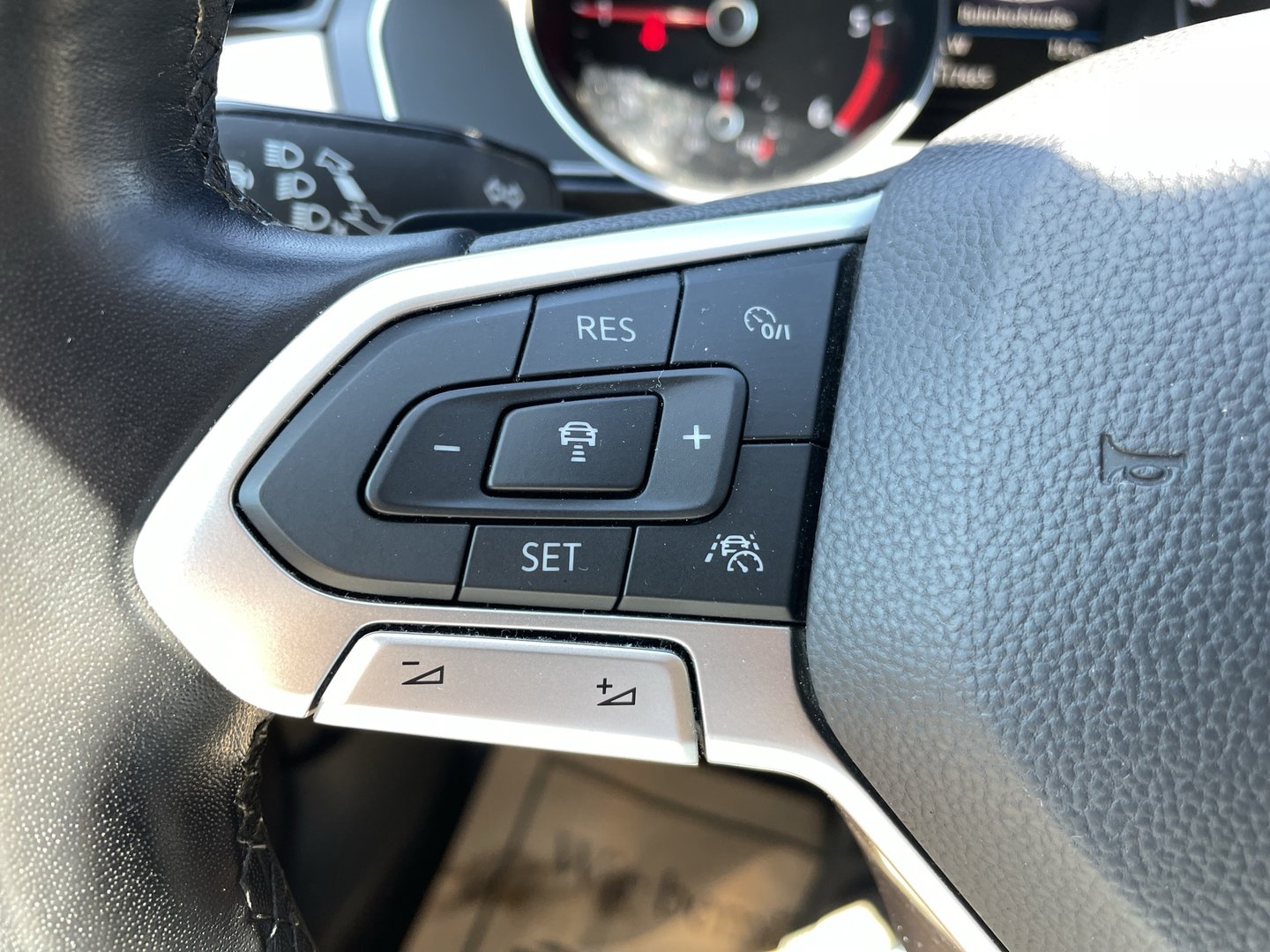 VW Passat Variant Elegance TDI DSG | Bild 8 von 26
