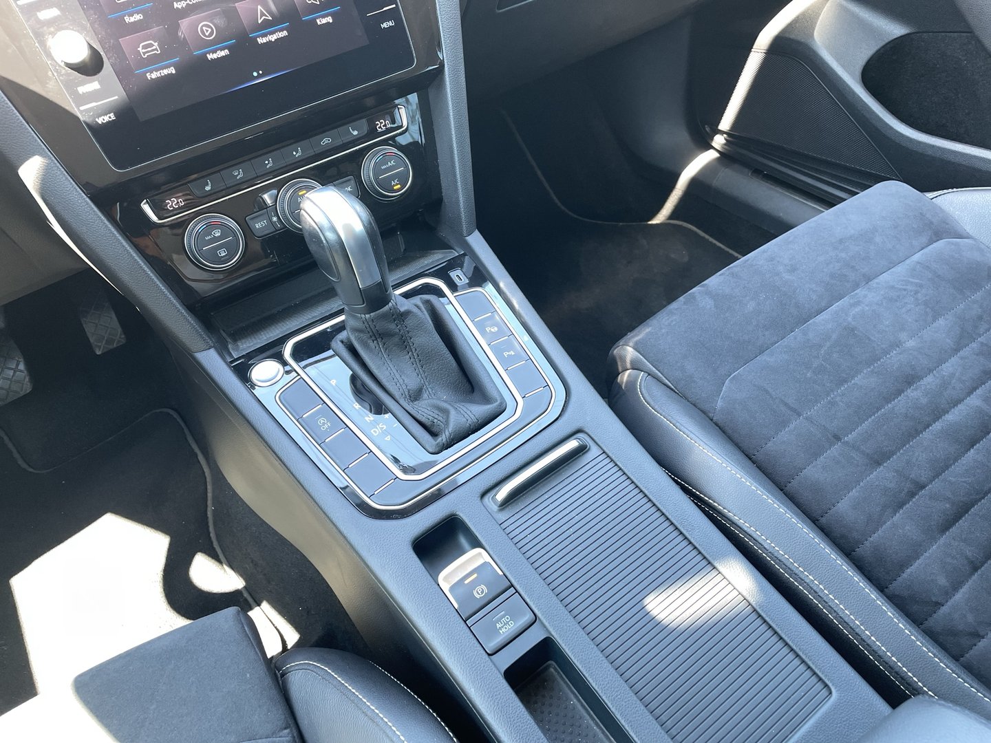 VW Passat Variant Elegance TDI DSG | Bild 22 von 26