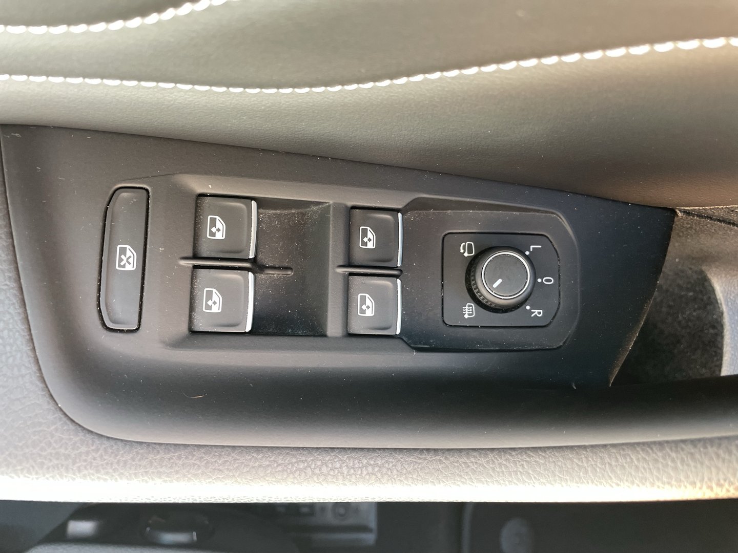 VW Passat Variant Elegance TDI DSG | Bild 10 von 26