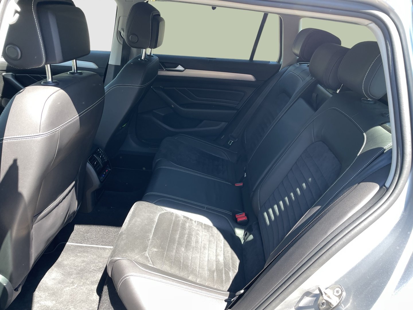 VW Passat Variant Elegance TDI DSG | Bild 19 von 26