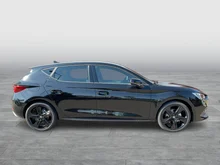 SEAT Leon FR Edition 1.5 TSI 115 PS in Nacht-Schwarz Metallic