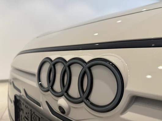 Bild eines Audi A6 Sportback e-tron quattro business