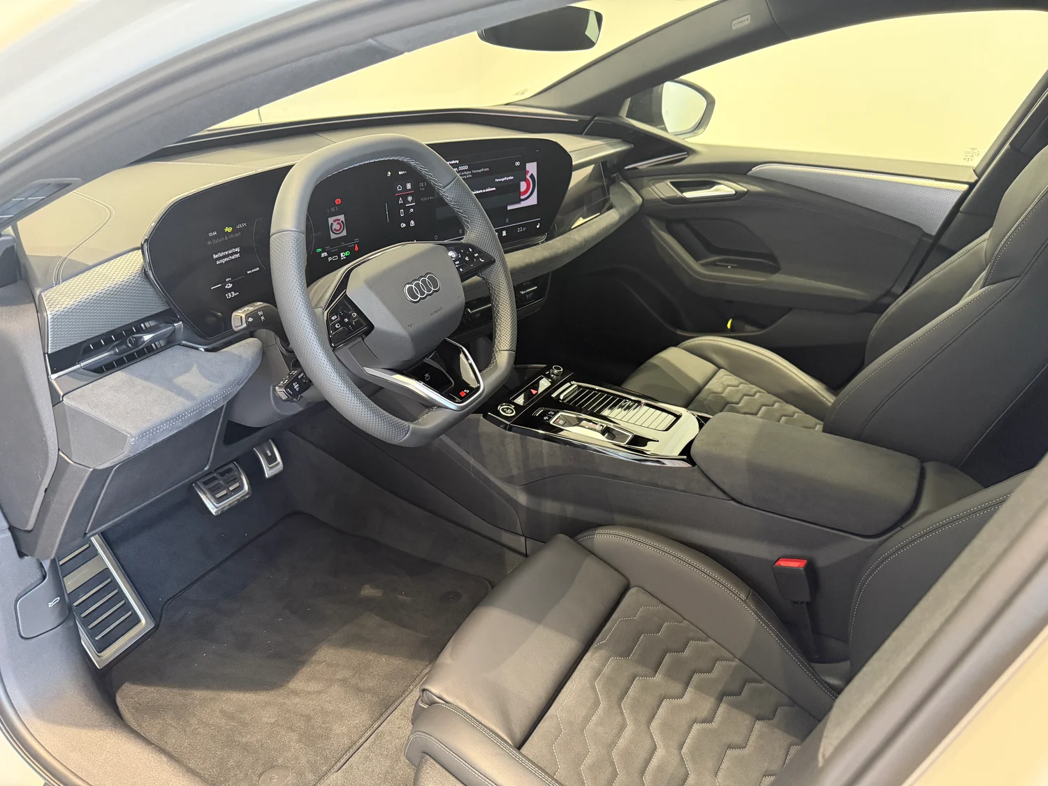 Bild eines Audi A6 Sportback e-tron quattro business