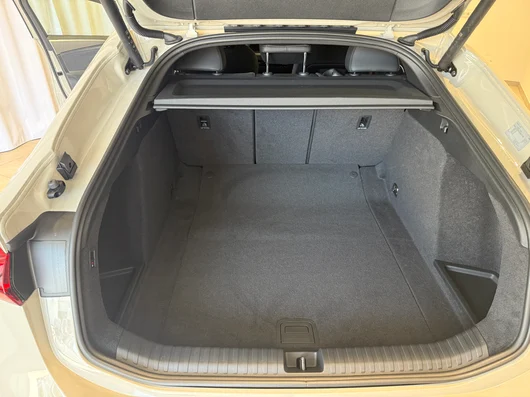 Bild eines Audi A6 Sportback e-tron quattro business