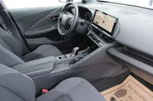 Toyota C-HR 1,8 Hybrid E-CVT Active Drive in Platinum Pearlwhite
