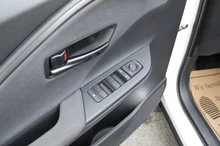 Toyota C-HR 1,8 Hybrid E-CVT Active Drive in Platinum Pearlwhite