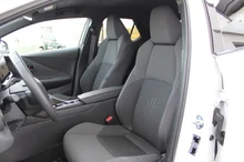 Toyota C-HR 1,8 Hybrid E-CVT Active Drive in Platinum Pearlwhite