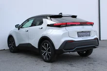 Toyota C-HR 1,8 Hybrid E-CVT Active Drive in Platinum Pearlwhite