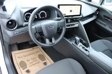 Toyota C-HR 1,8 Hybrid E-CVT Active Drive in Platinum Pearlwhite