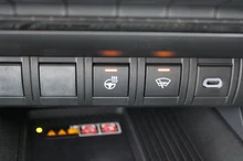 Toyota C-HR 1,8 Hybrid E-CVT Active Drive in Platinum Pearlwhite