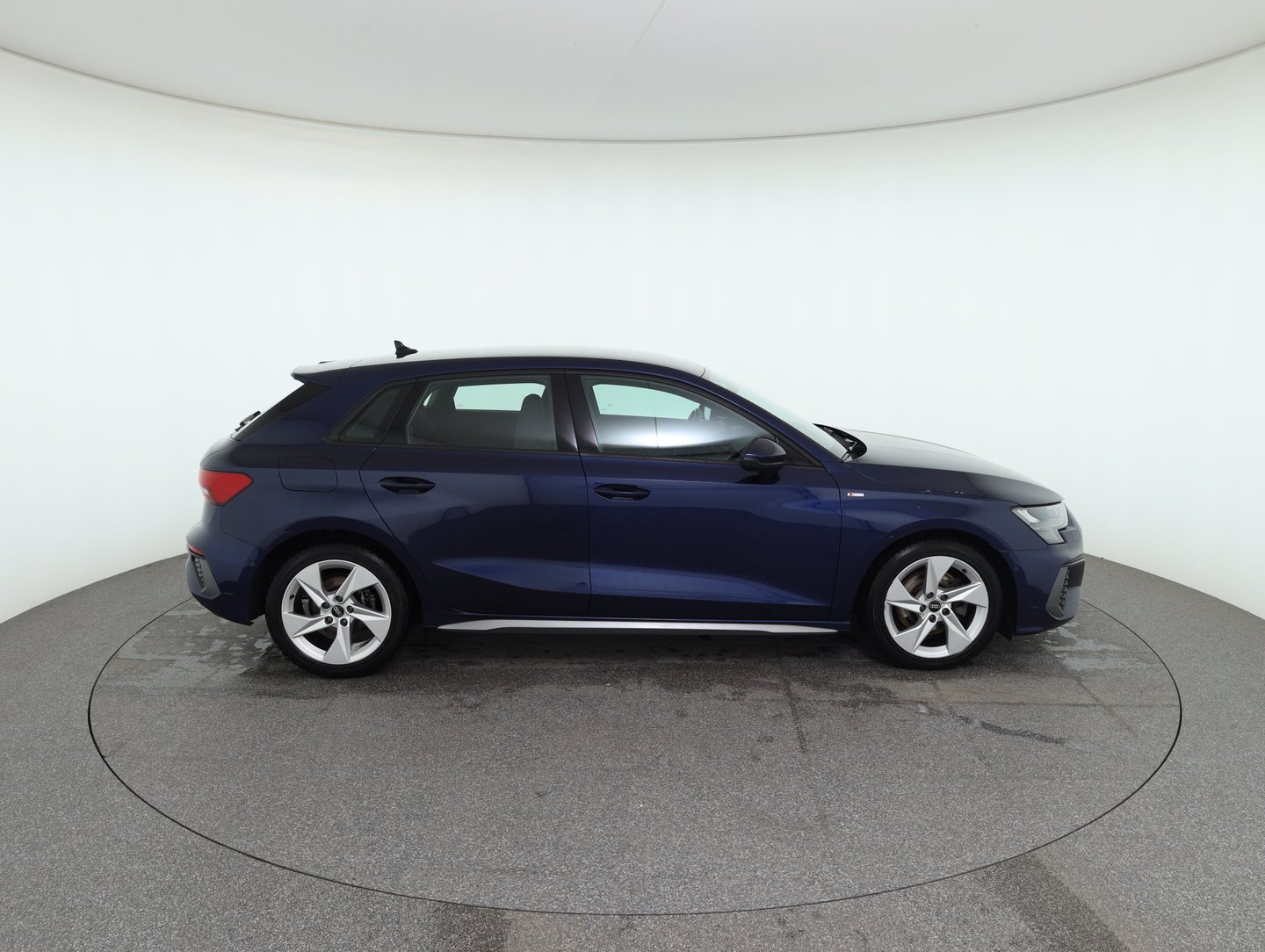 Audi A3 Sportback 35 TDI S line exterieur | Bild 4 von 28