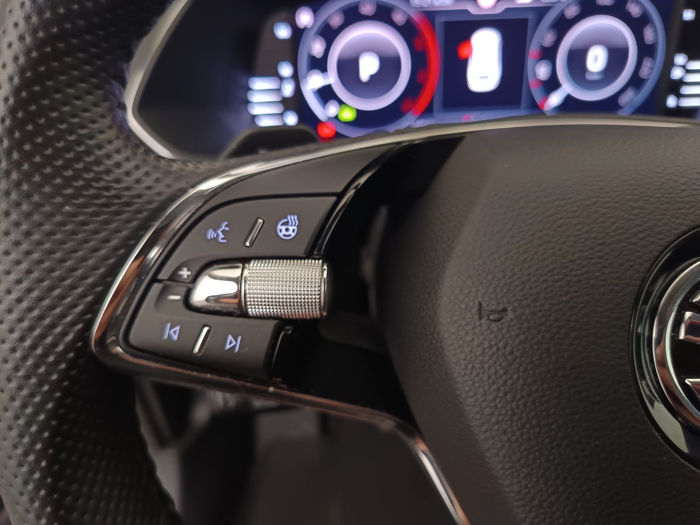 Škoda SUPERB Combi Style TDI DSG | Bild 16 von 37