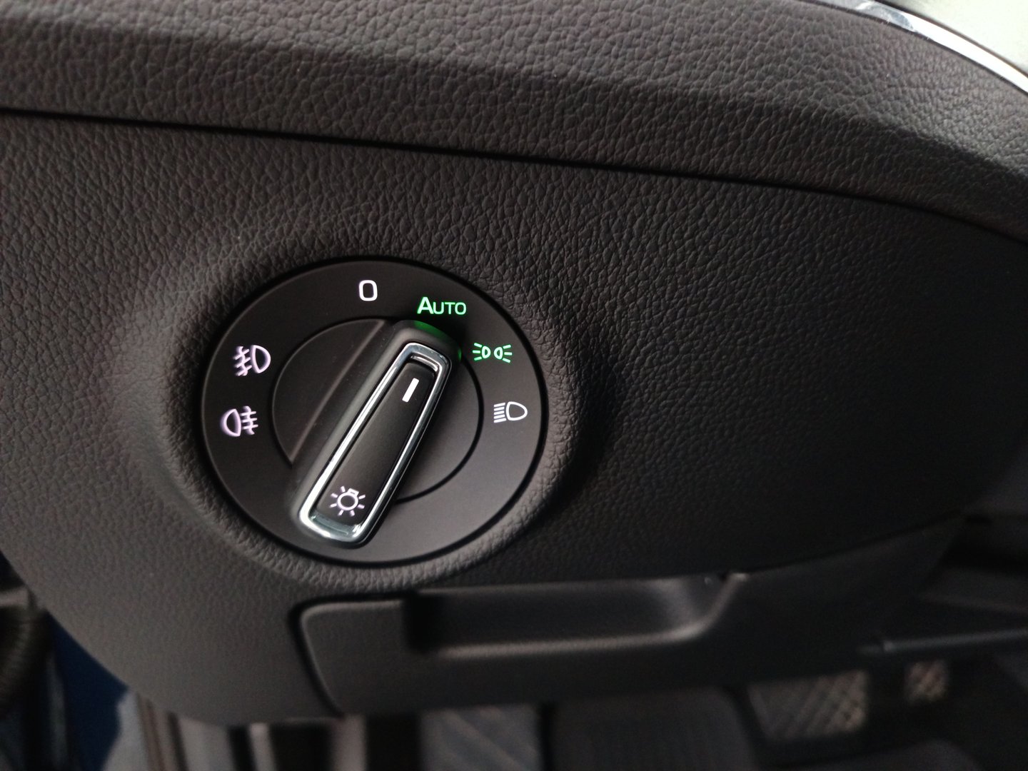 Škoda SUPERB Combi Style TDI DSG | Bild 12 von 37