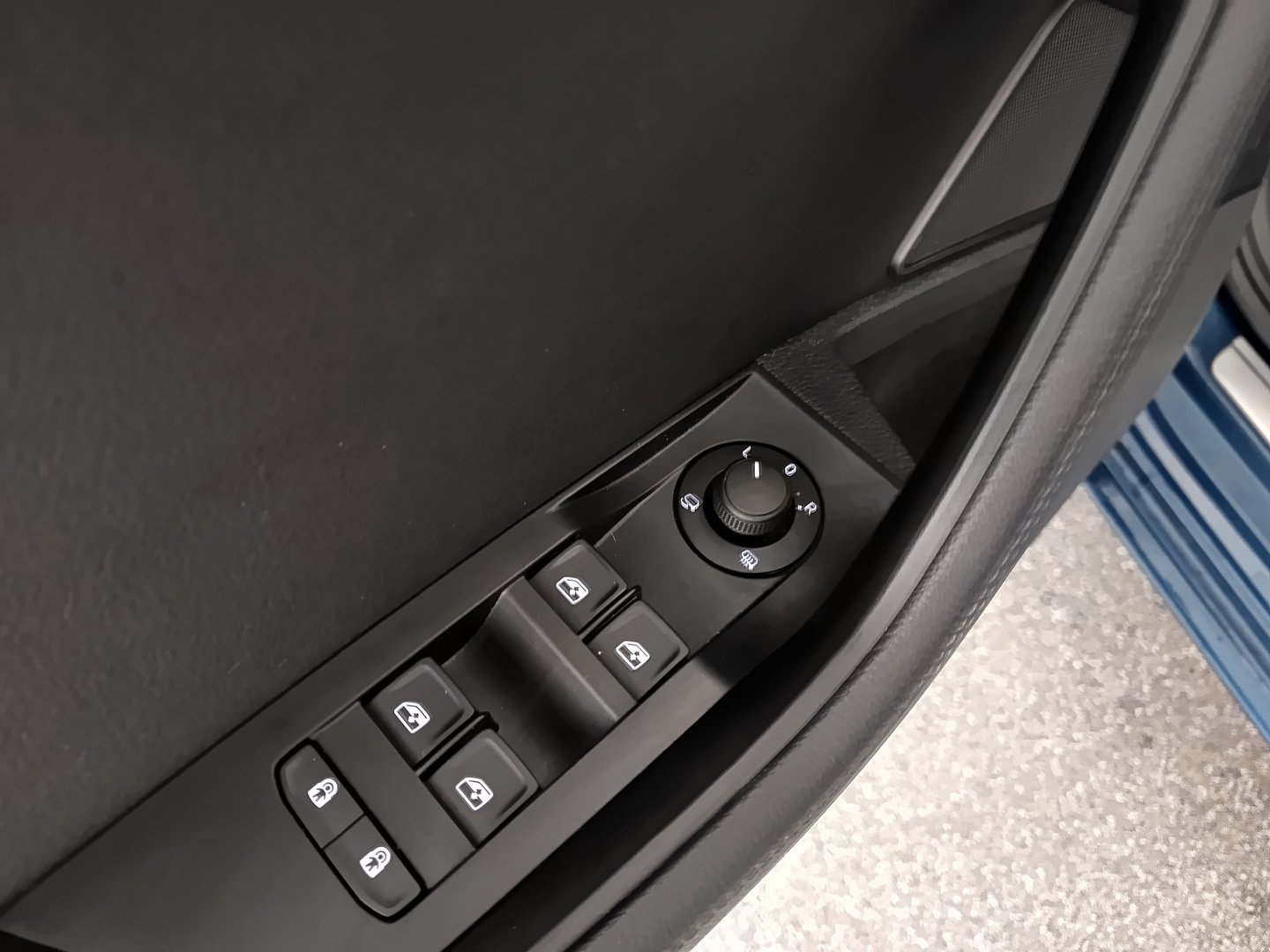 Škoda SUPERB Combi Style TDI DSG | Bild 11 von 37