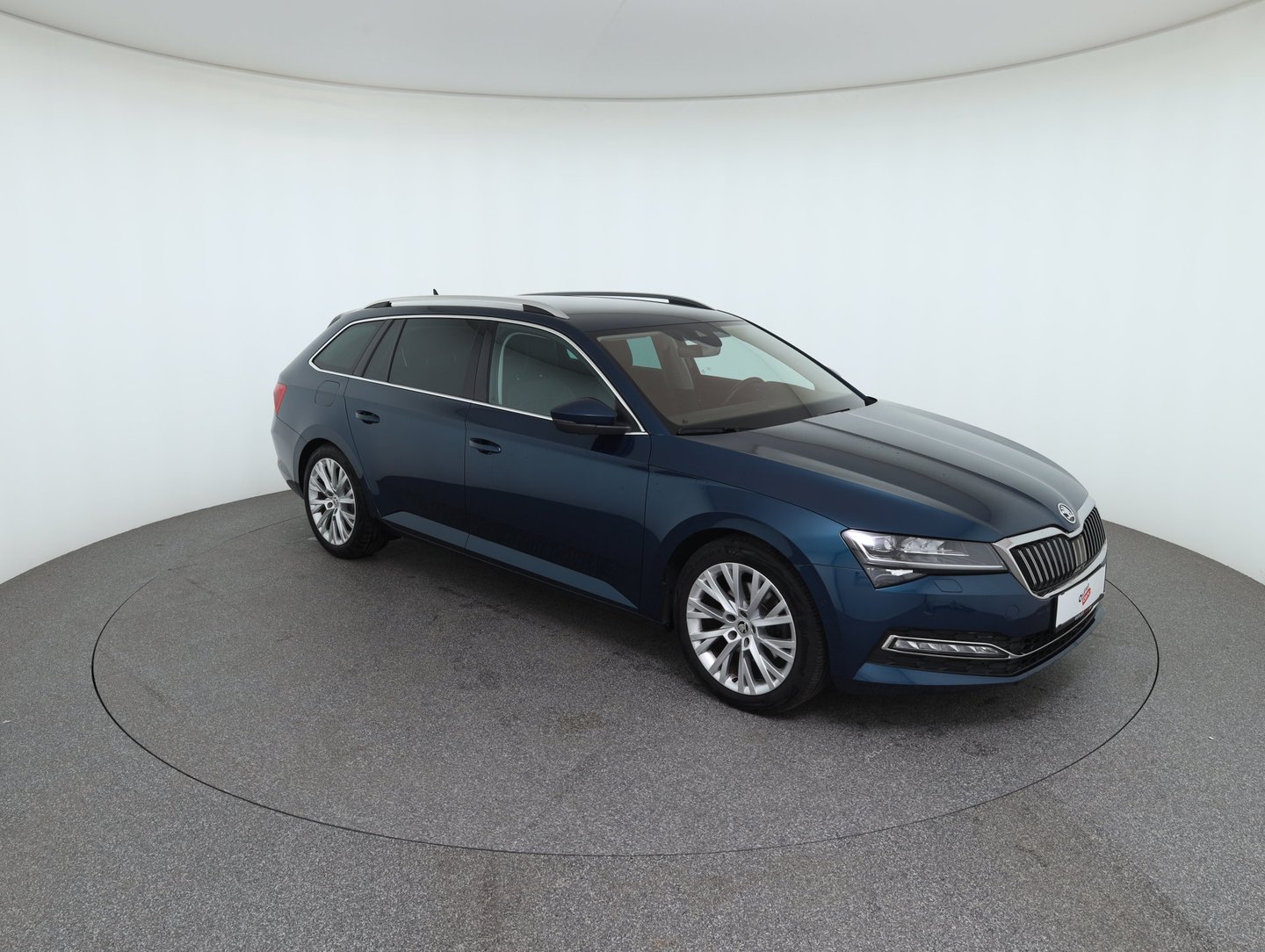 Škoda SUPERB Combi Style TDI DSG | Bild 3 von 37