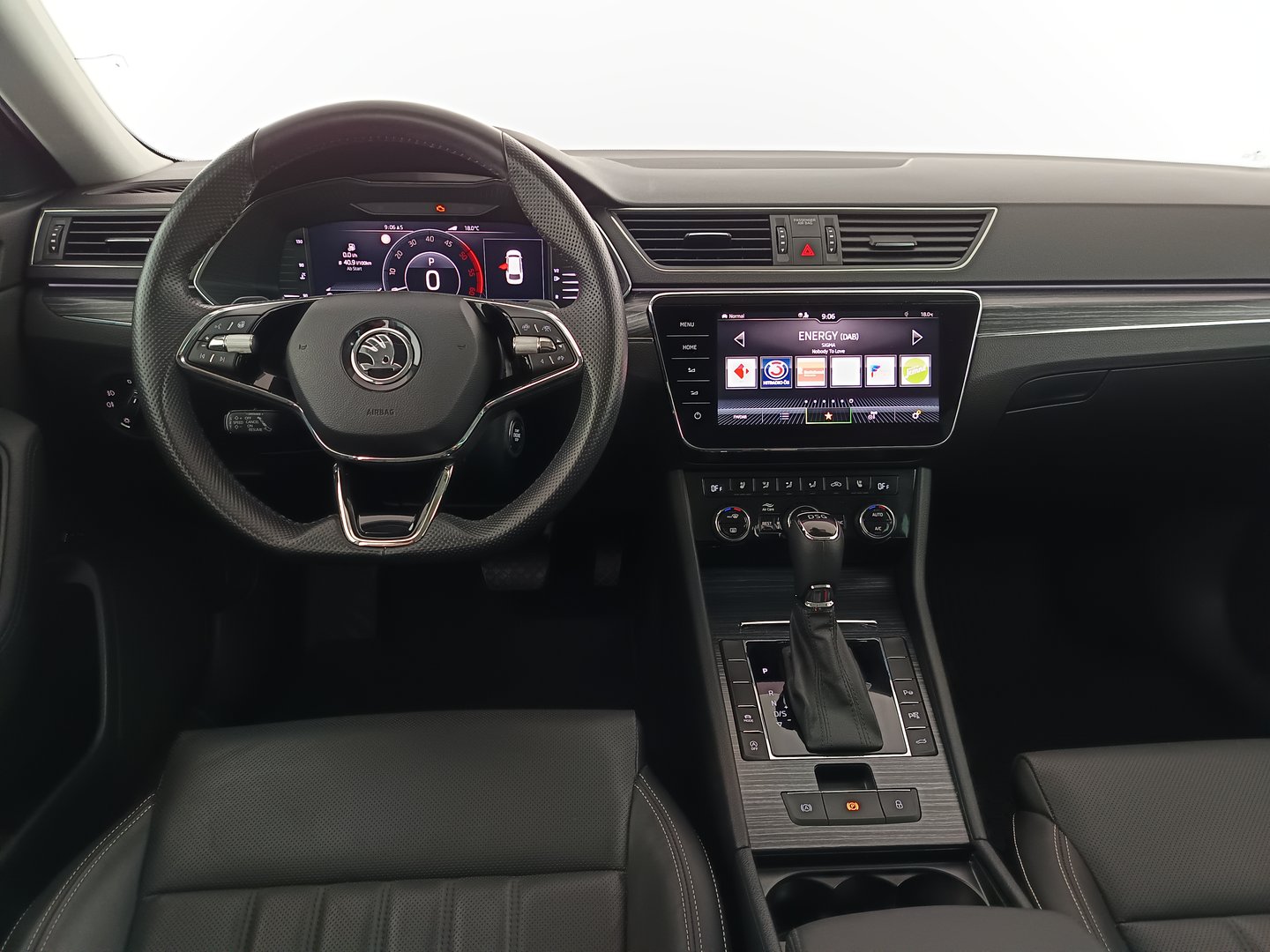 Škoda SUPERB Combi Style TDI DSG | Bild 14 von 37