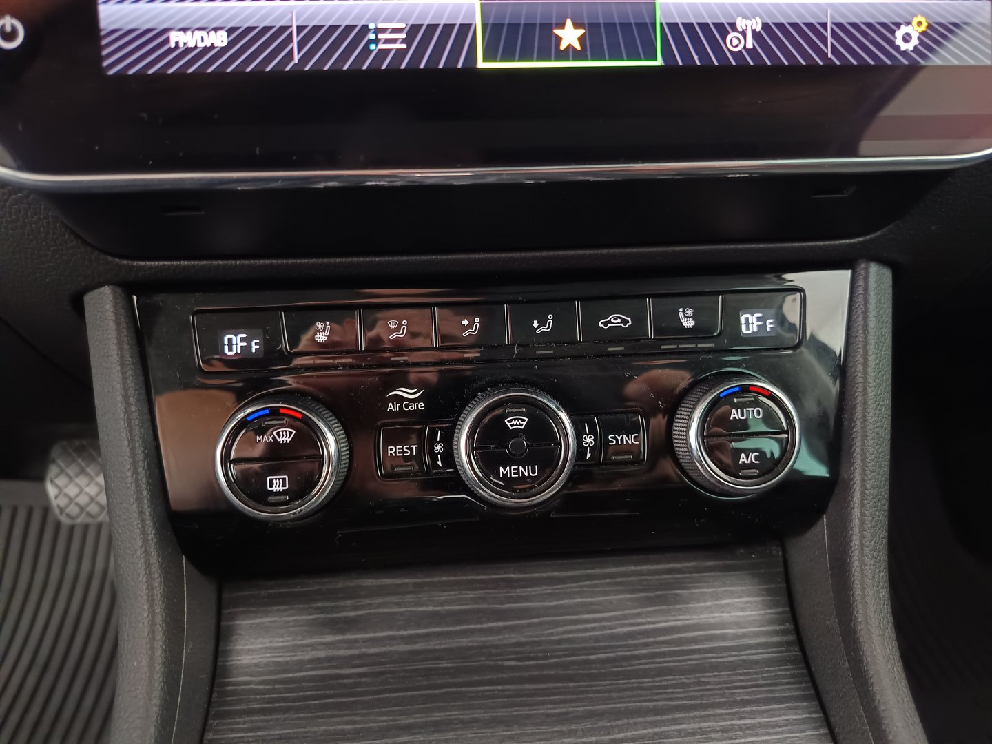 Škoda SUPERB Combi Style TDI DSG | Bild 29 von 37