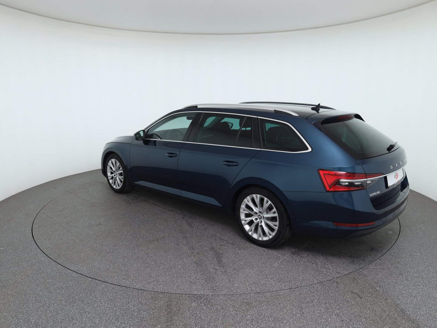 Škoda SUPERB Combi Style TDI DSG | Bild 7 von 37