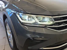 VW Tiguan Elegance TDI SCR 4MOTION DSG in Delfingrau Metallic