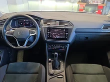 VW Tiguan Elegance TDI SCR 4MOTION DSG in Delfingrau Metallic