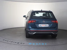 VW Tiguan Elegance TDI DSG in dunkelblau - metallic